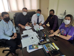 Prefeito Alan Guedes sanciona Plano de Cargos, Carreiras e Remuneração