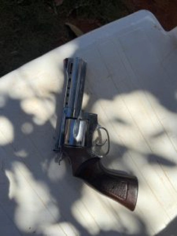 Arma apreendida durante a ação (Foto: Divulgação/PC)