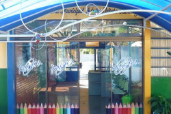 Casos positivos de covid param escolas em Dourados