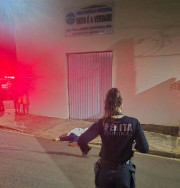 Homem é esfaqueado no pescoço e morre na porta de igreja em Naviraí