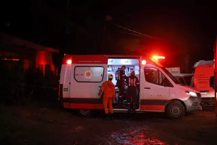 Mulher é baleada pelo marido, pula muro e consegue socorro; ele morreu após atirar contra si