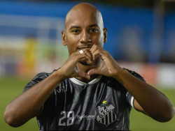 Com trinca de Alex Choco, Operário goleia Primavera e segue na briga por classificação