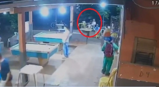 Idoso é assassinado com golpe de faca no peito em bar da Capital