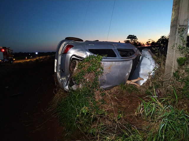 Mulher morre em acidente (Imagem: Adilson Domingos)