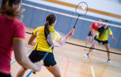 Fundação abre novas turmas gratuitas de badminton em Dourados; confira