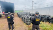 Polícia apreende caminhão com 1.990 pneus novos e 754 usados na MS-156
