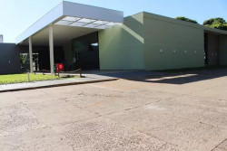 Mulher é encontra ensanguentada após ser estuprada dentro de casa