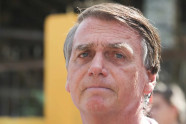 Bolsonaro tem 'boa evolução clínica' após cirurgia no ombro, diz boletim