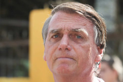 Bolsonaro tem 'boa evolução clínica' após cirurgia no ombro, diz boletim