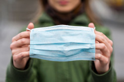 Governo de MS desobriga uso de máscara em locais abertos