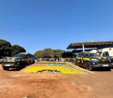 PRF apreende quase 600 quilos de cocaína em caminhonetes na BR-060