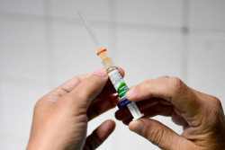 Nem toda dose pode ser usada: entenda as perdas de vacinas no SUS