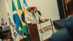 Gino enaltece força das mulheres na política e no agronegócio em sessão solene