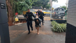 Jovem de 18 anos é preso com revólver e cocaína no Estrela Tovi