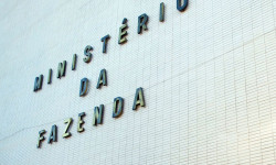Fazenda eleva para 4,5% estimativa de inflação com guerra e petróleo