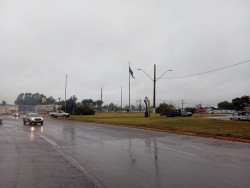 Dia de céu nublado e chances de chuva em Dourados; mínima de 10ºC