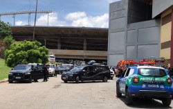 Corpos de Marília Mendonça e tio são velados em Goiânia