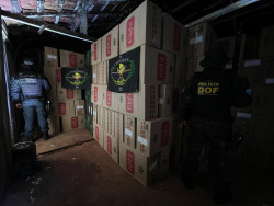 Entreposto em cidade da fronteira escondia quase 35 mil pacotes de cigarros contrabandeados