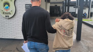 Juiz decreta prisão preventiva de mulher que ateou fogo e matou morador de rua
