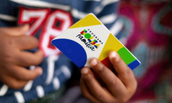 Bolsa Família retirou 5,1 milhões de famílias da pobreza, diz ministro