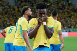 No último jogo antes de viajar para a Copa, Brasil vence o Panamá por 6 a 2