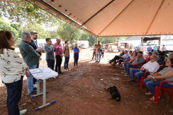 Associação recebe caminhão e esteira novos para ampliar coleta seletiva em Dourados