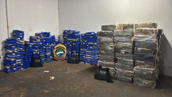 Polícia apreende 3,5 toneladas de maconha escondidas em caminhão