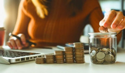 Procon ajuda pessoas endividadas a negociar e organizar finanças