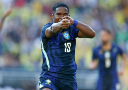 Brasil supera Egito em último compromisso antes da Copa do Mundo