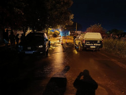 Jovem de 20 anos é assassinado com 16 tiros ao reduzir velocidade em quebra-molas