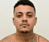 Polícia pede apoio da população e divulga foto para localizar cúmplice de assassinato