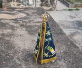 Indivíduo furta imagem de Nossa Senhora de igreja e a esconde em cemitério
