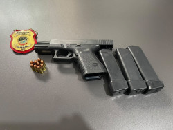 Operação contra violência doméstica apreende arma, carregadores e munições
