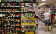 Fabricação de produto alimentício gerou mais emprego em 2024, diz IBGE