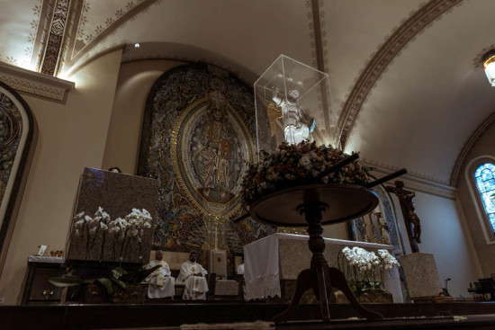 Imagem vinda da Itália chega a Dourados para consagração da Diocese a São Miguel