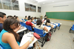 UFGD seleciona educadores para atuar no projeto do cursinho pré-vestibular