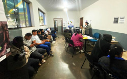 Prefeitura cria central de informações para atender venezuelanos com parentes em áreas de terremotos