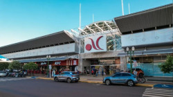 Homem acusa seguranças do shopping de Dourados de agressões, cárcere privado e até ameaça com arma