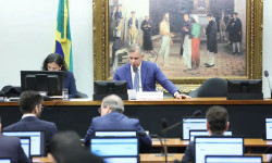 CCJ da Câmara aprova fim da aposentadoria como punição para juízes