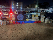 Casal é preso com uma tonelada de maconha após polícia flagrar veículo deixando entreposto de droga