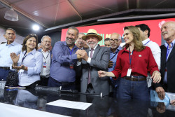 Em convenção nacional, PDT oficializa apoio a Lula nas eleições