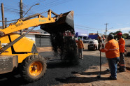 Obras para reconstruir asfalto deteriorado chegam à Rua General Osório