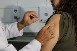 "Dia D" de vacinação contra Inlfuenza aplica pouco mais de 200 doses em Dourados