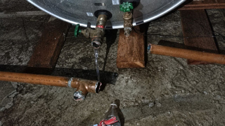 Enfermaria do HV alaga após furto dos canos de cobre da rede de água
