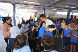 Marçal Filho vistoria obras na Escola Maria Conceição Angélica