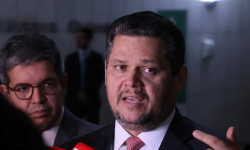 Alcolumbre envia PEC do fim da escala 6x1 para CCJ do Senado