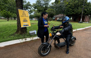 Prefeitura inicia curso para condução das "motinhas" elétricas em Dourados