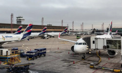 Anvisa atualiza regras de segurança sanitária para aviões e aeroportos