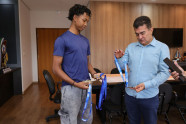 Marçal recebe atleta finalista em competição estadual e destaca força do esporte douradense