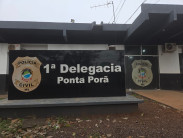 Assaltantes usam Hilux para interceptar veículos e levam mercadorias em Ponta Porã